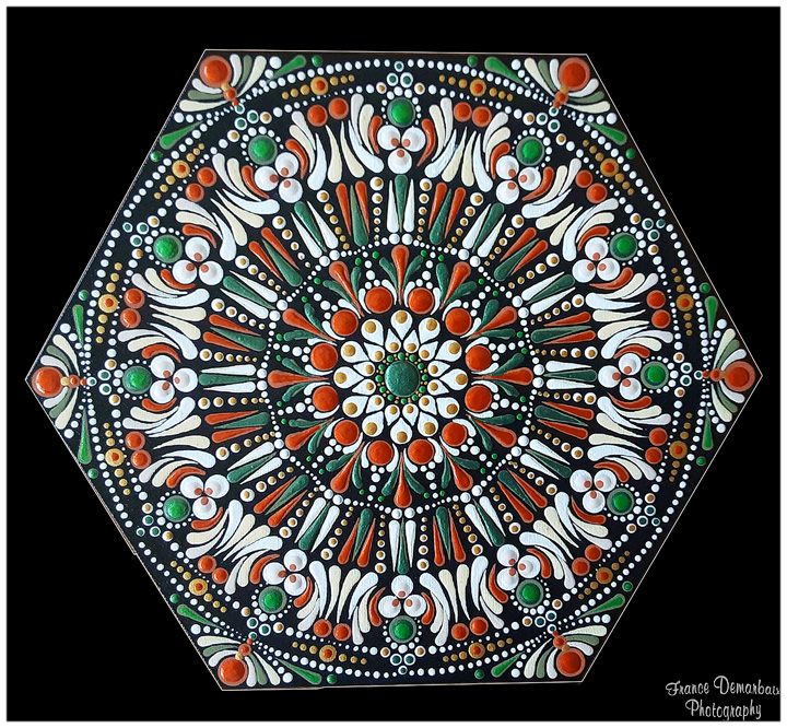 MANDALA 111 - toile hexagonale 30cm