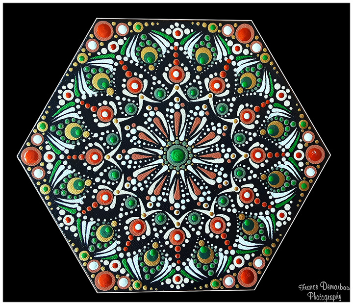 MANDALA 112 - toile hexagonale 20cm