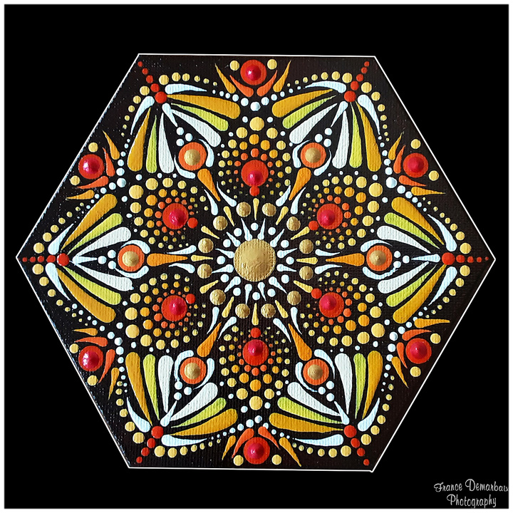 MANDALA 113 - toile hexagonale 15cm